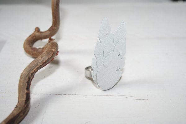 lehti-sormus-white-valkoinen-leaves-ring-handmade-finnishdesign-sinivuokko